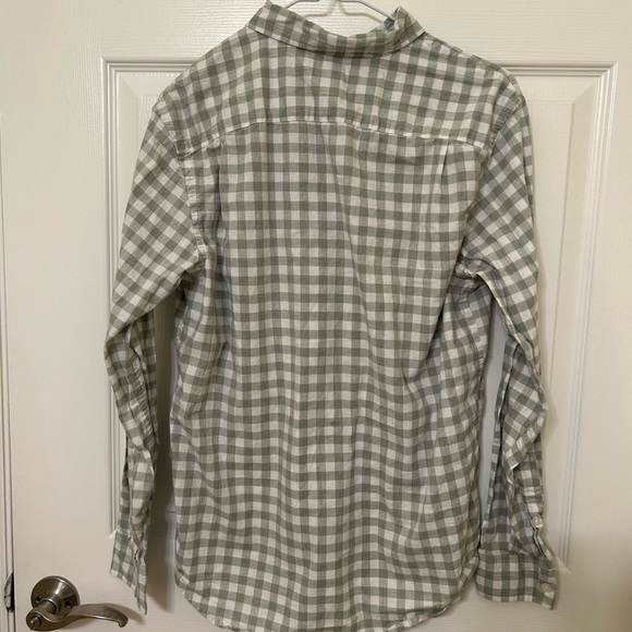 Old Navy Everyday Shirt Regular Fit Built In Flex - Picture 5 of 6
